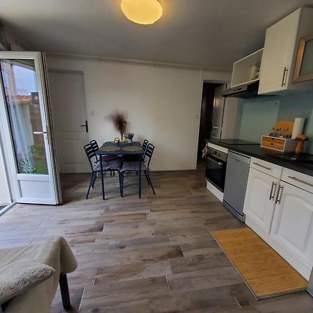 Appart 28M2 Avec Jardin Et Parking Prives, Chambre Separee Milhaud Bagian luar foto