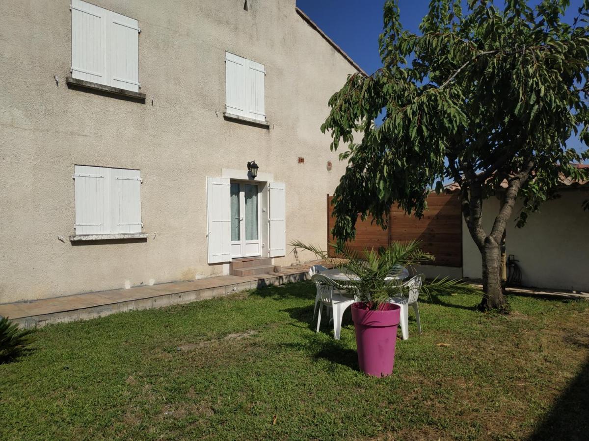 Appart 28M2 Avec Jardin Et Parking Prives, Chambre Separee Milhaud Bagian luar foto